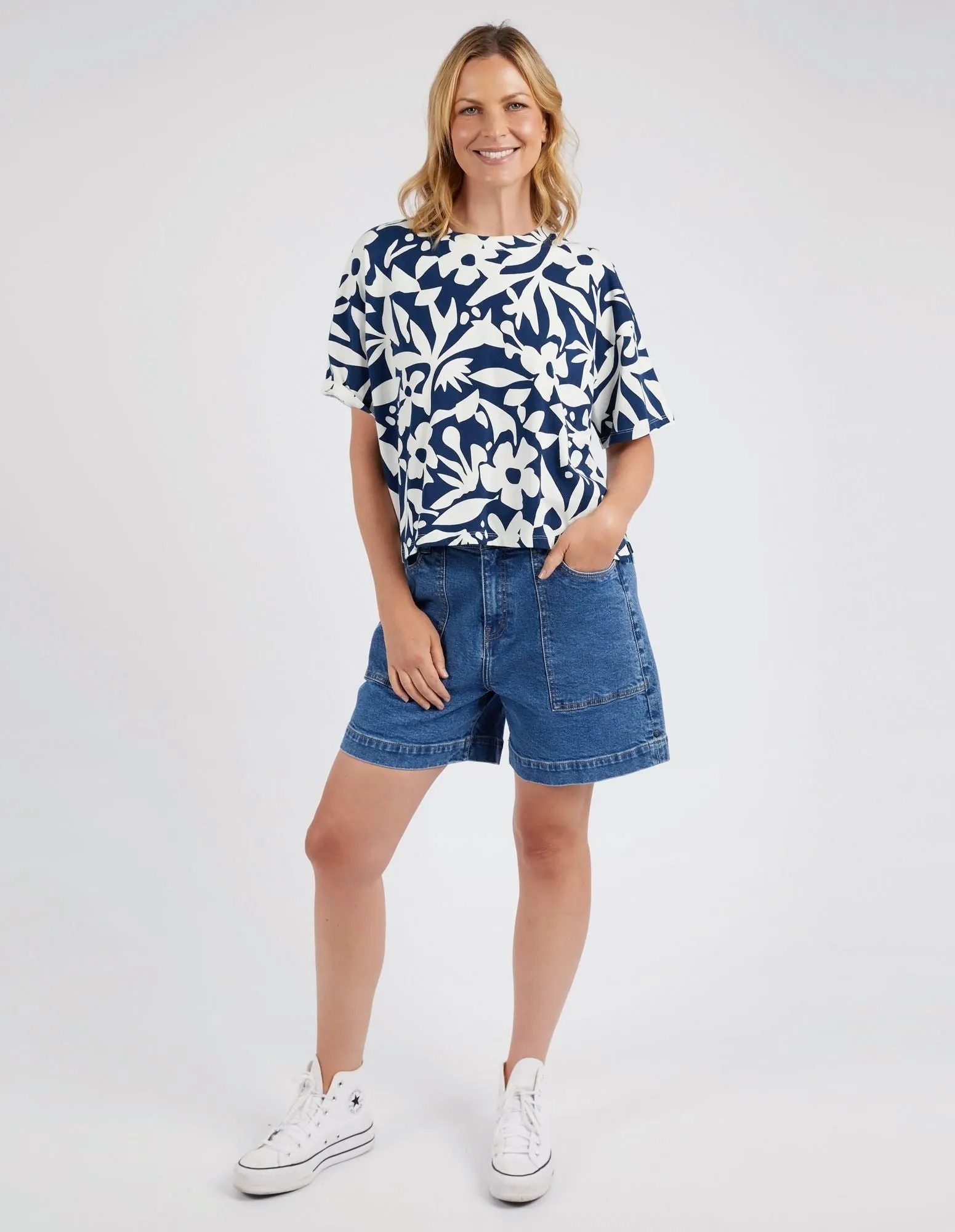 Stencil Floral Tee - Naval Blue Floral